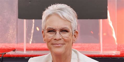 jamie lee boobs|Jamie Lee Curtis, 63, Poses Nude and in a Bathing Suit in NYT。